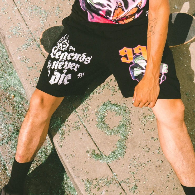 NEVER GIVE UP SHORTS